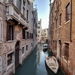  Apartment Canal View In Rialto By Wonderful Italy Italy